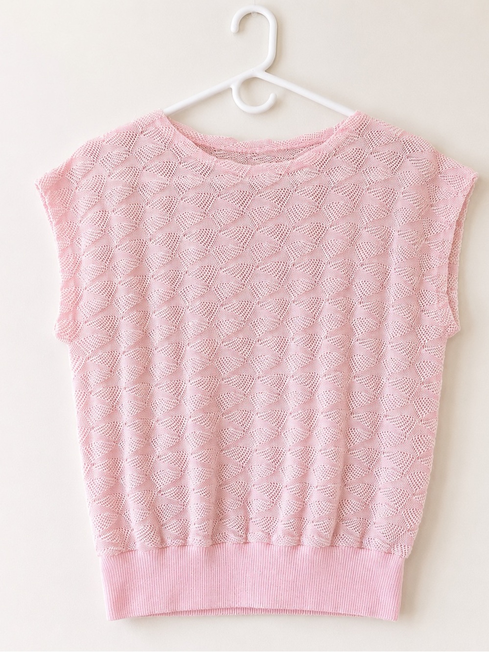 Pink Textured Knit Cap Sleeve Sweater Top Scallop Pattern Soft Feminine